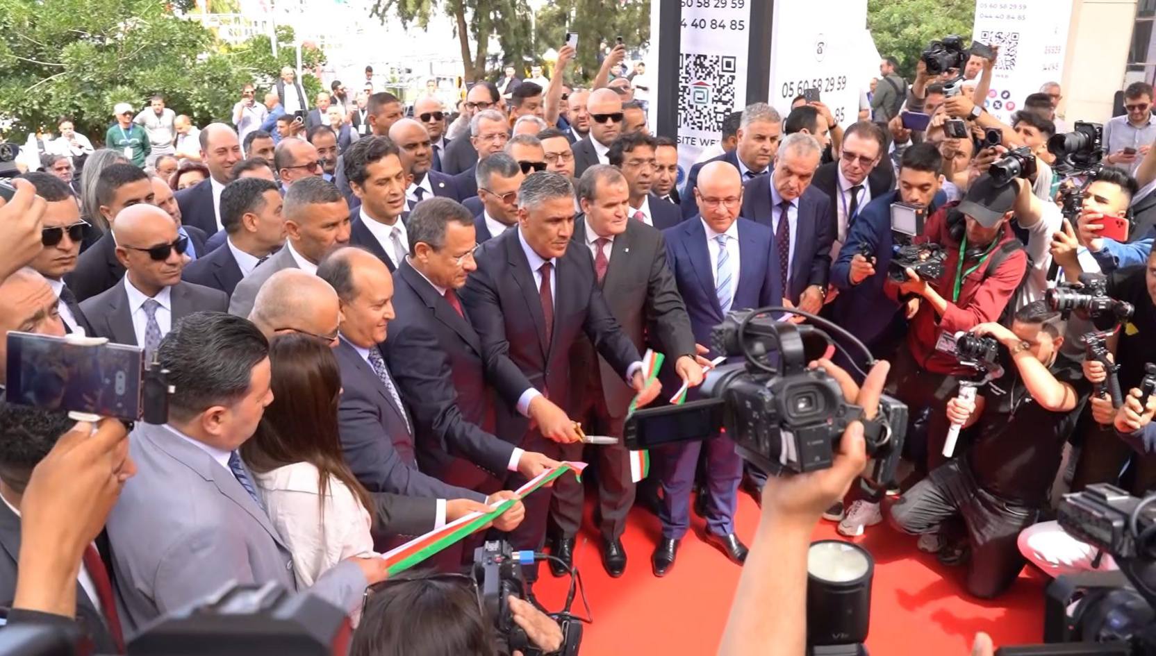 وزير السكن باتيمتاك