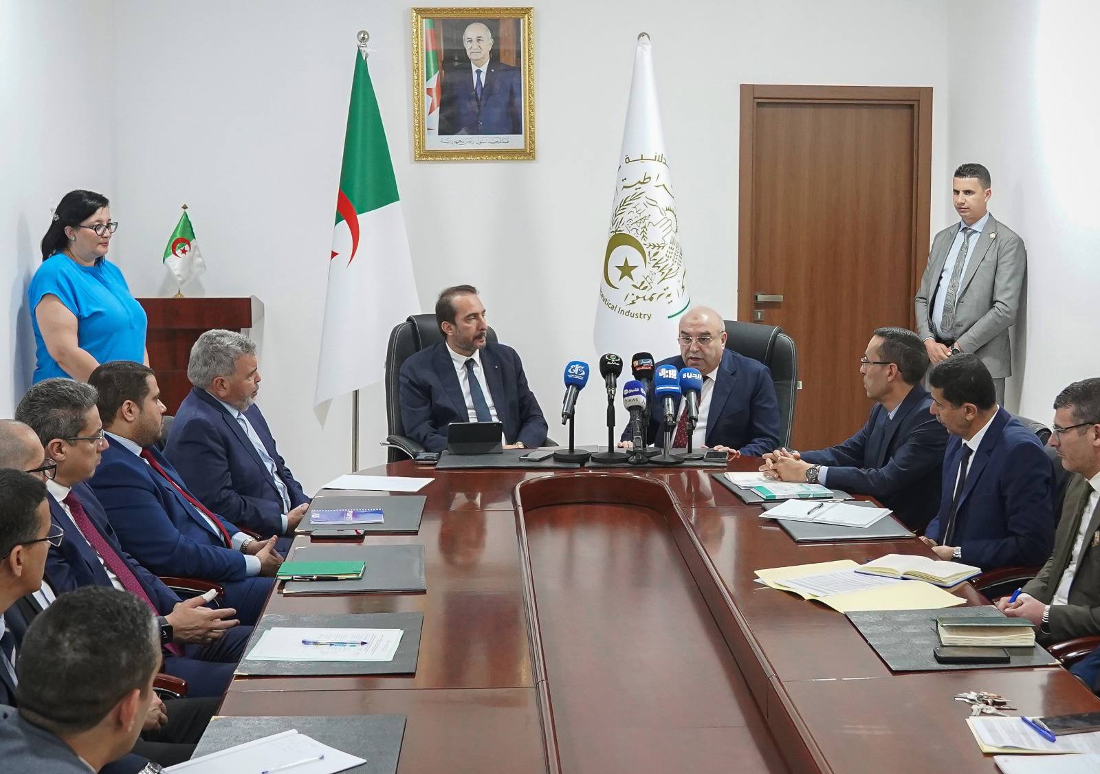 قويدري: مجمع "صيدال" يشرع في تصنيع دواء مبتكر لعلاج السرطان