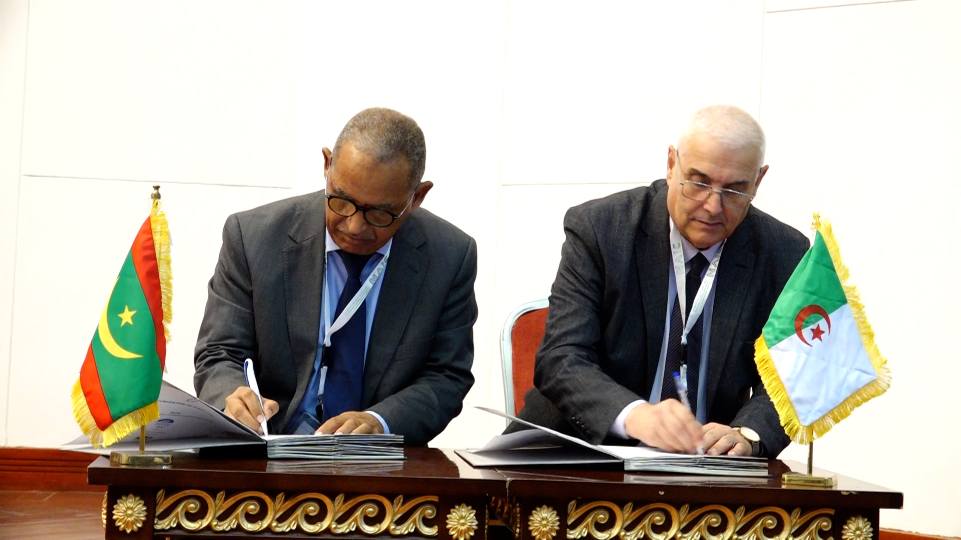 توقيع اتفاقية توأمة في مجال تطوير الذكاء الاصطناعي بين  جامعة هواري بومدين وجامعة نواكشوط