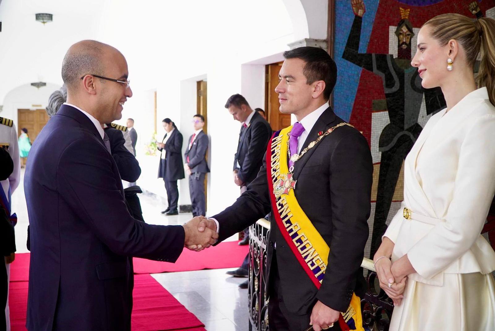 ينقل تحيات السيد رئيس الجمهورية للرئيس الإكوادوري المنتخب