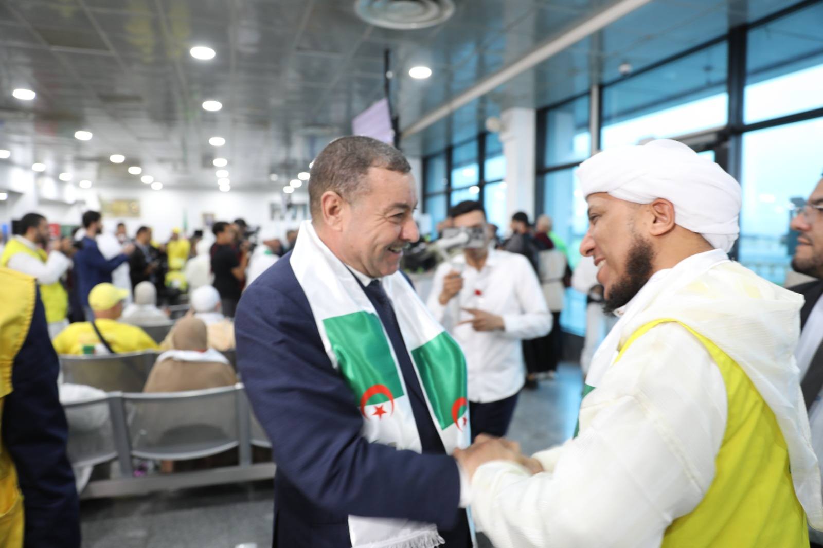 انطلاق أول رحلة إلى البقاع المقدسة