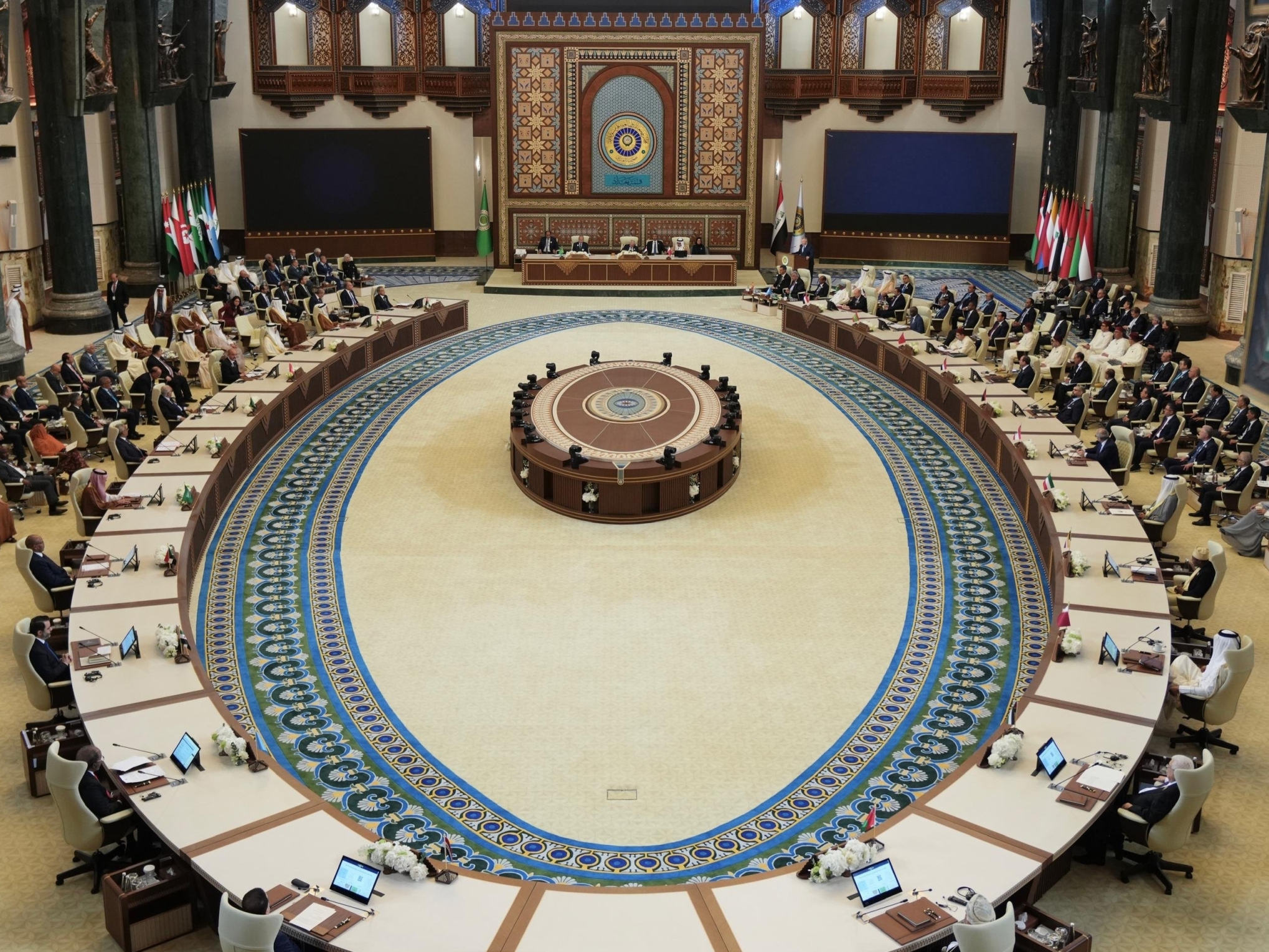 Le Sommet arabe appelle à une pression internationale pour mettre fin à l'effusion de sang à Ghaza