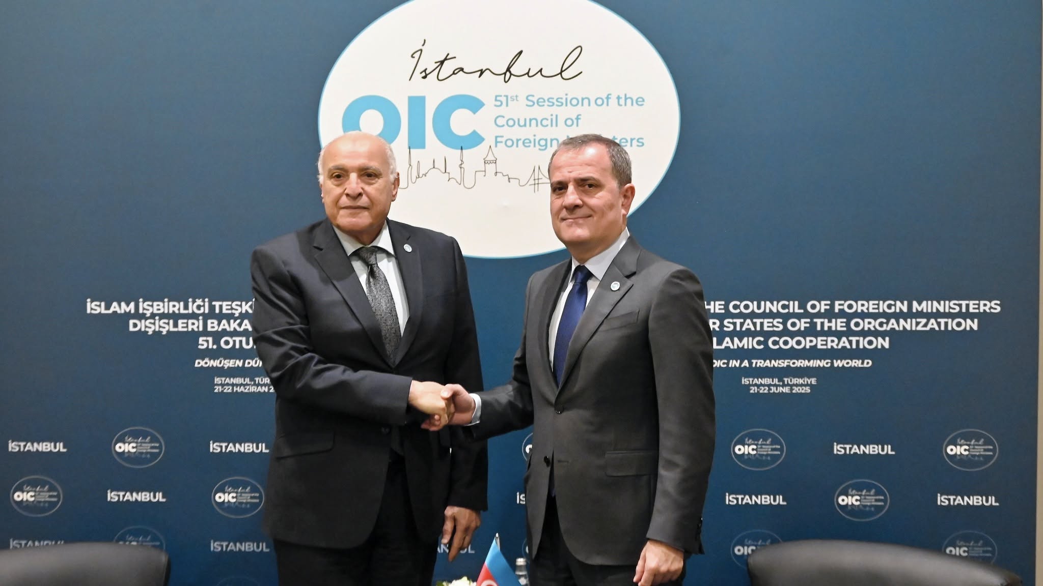 عطاف يجري بإسطنبول لقاء ثنائيا مع نظيره الأذربيجاني