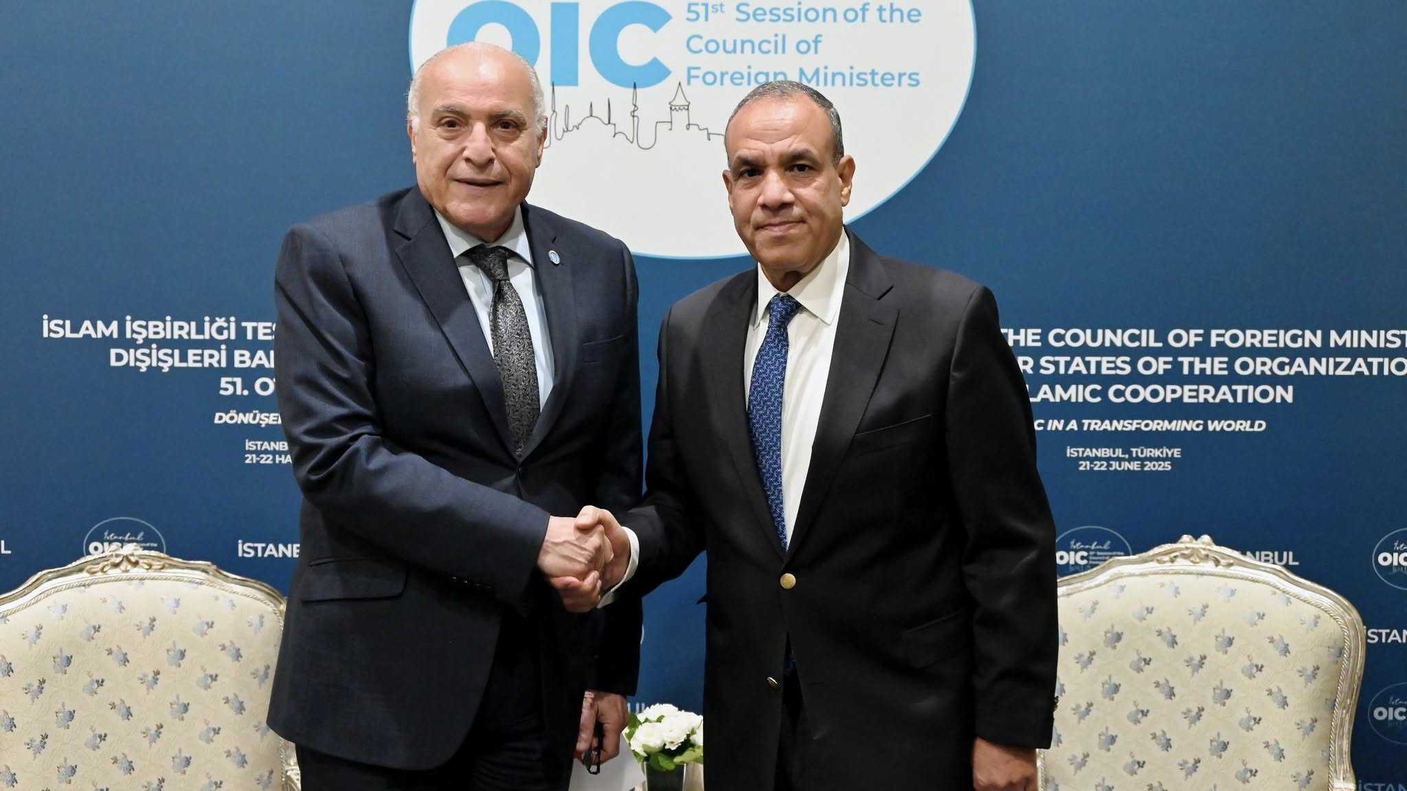 عطاف يجري بإسطنبول محادثات ثنائية مع نظيره المصري