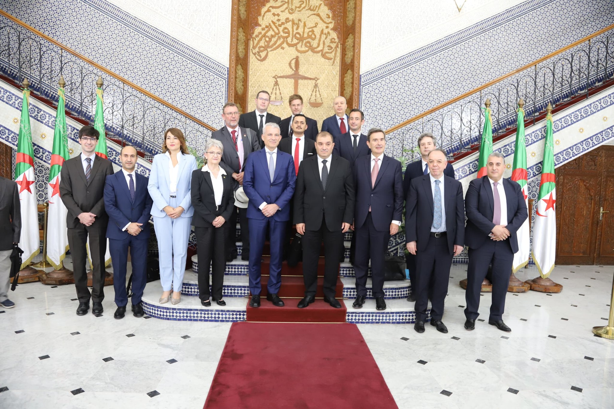 السيد بوجمعة يستقبل وزير العدل والشرطة السويسري 