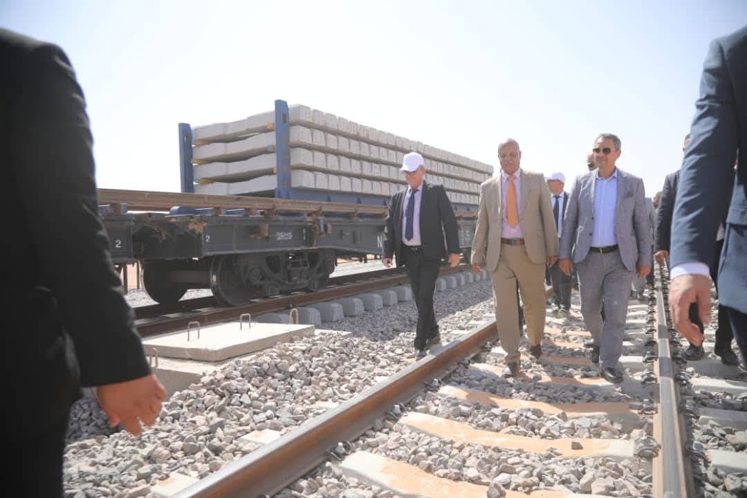 لخضر رخروخ : استلام خط السكة الحديدية تندوف-غارا جبيلات في الخامس من يوليو المقبل 