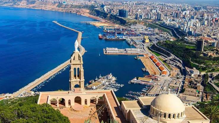 المشاريع السياحية