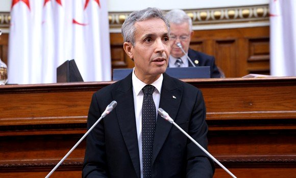 وزير الثقافة زهير بللو