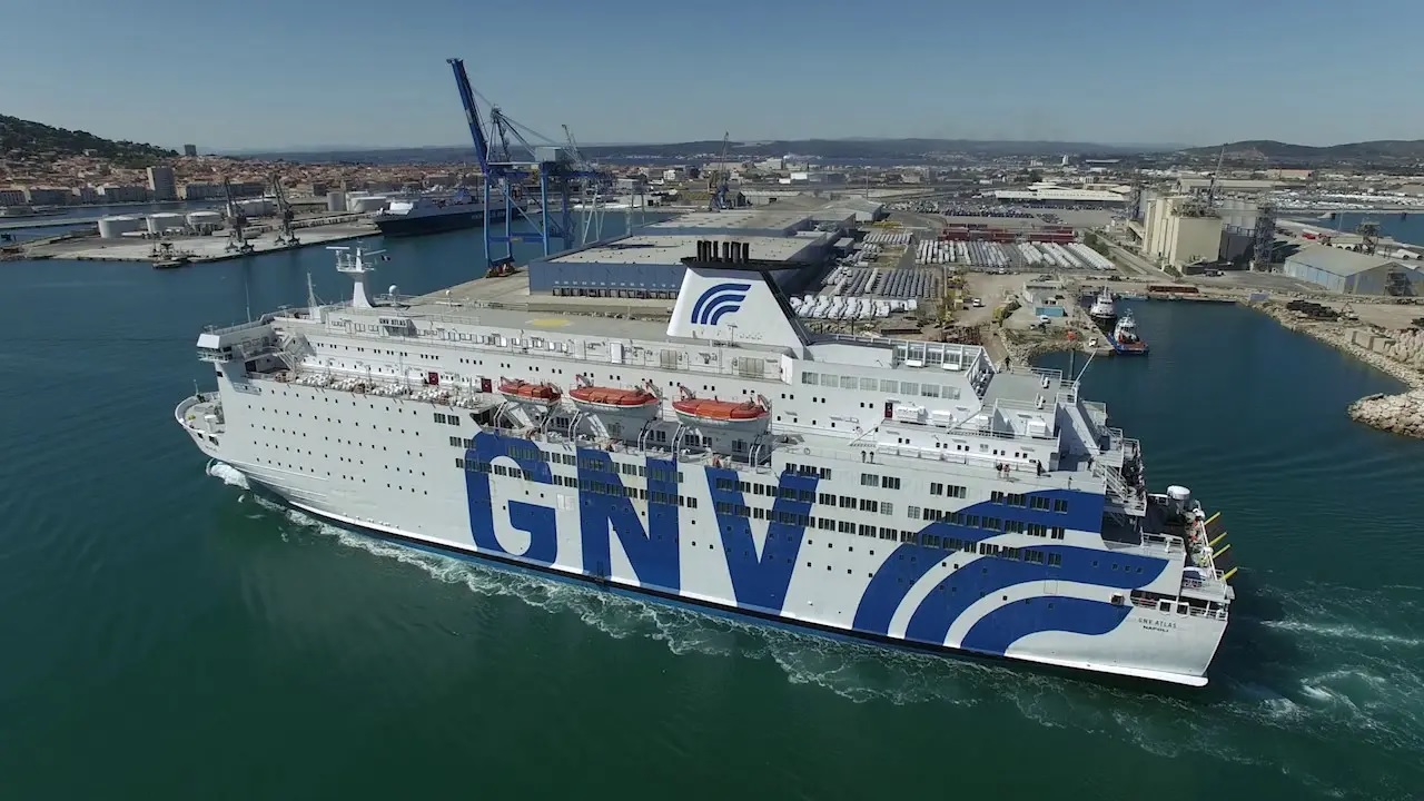 Navire Italien GNV