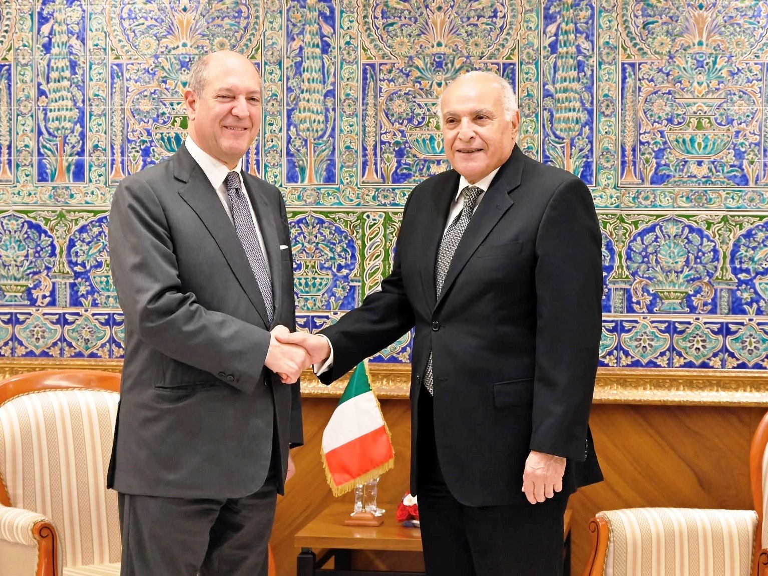 السيد عطاف يستقبل الأمين العام لوزارة الشؤون الخارجية الإيطالي