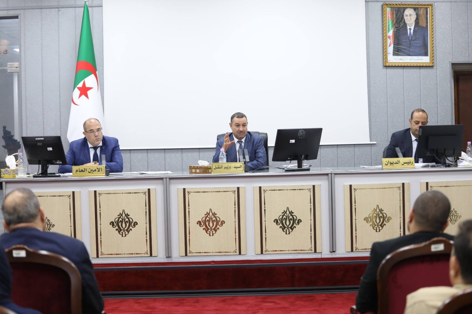 اعتماد مؤسستين نموذجيتين لتجريب نمط تسيير جديد