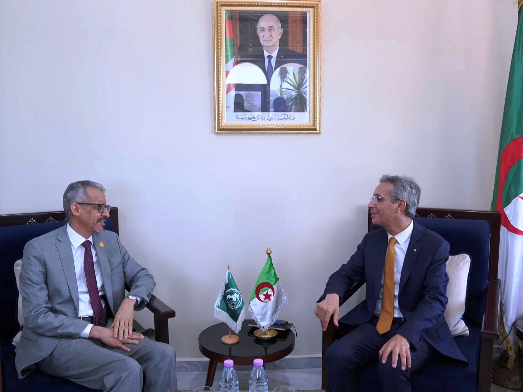 وزير الثقافة والفنون يتباحث مع المدير العام لـ"الألكسو" آفاق التعاون  الثقافي المشترك