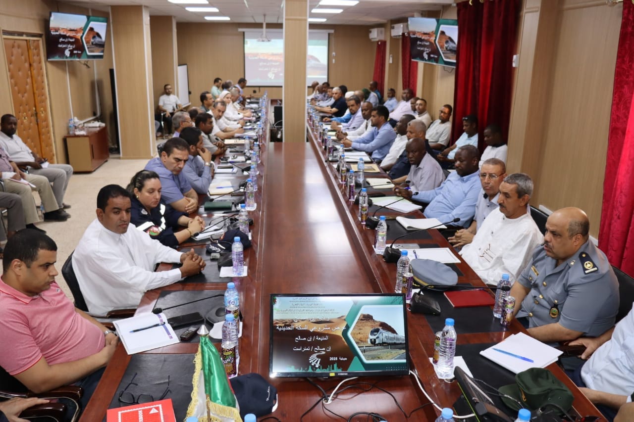 عرض مشروع مسار خط المنيعة – إن صالح – تمنراست