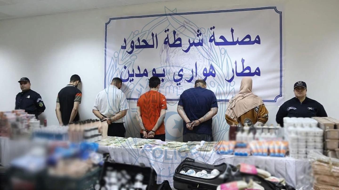 شرطة الحدود : ضبط أزيد من 136 ألف أورو بمطار الجزائر الدولي "هواري بومدين"