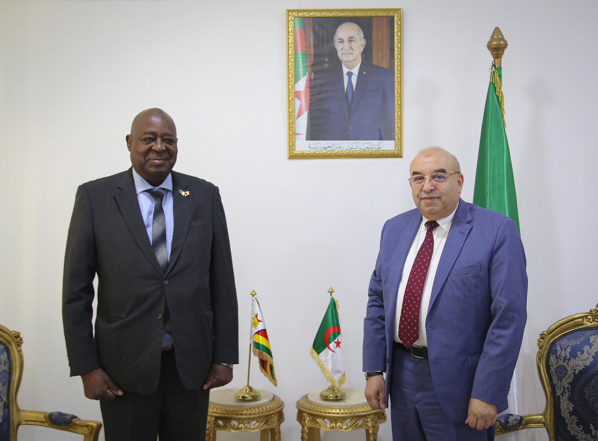 صناعة الأدوية: السيد قويدري يبحث مع سفير زيمبابوي آفاق تعزيز التعاون