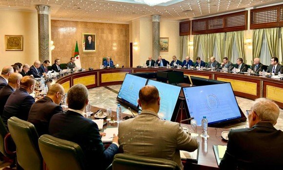 نذير العرباوي يترأس مجلس مساهمات الدولة