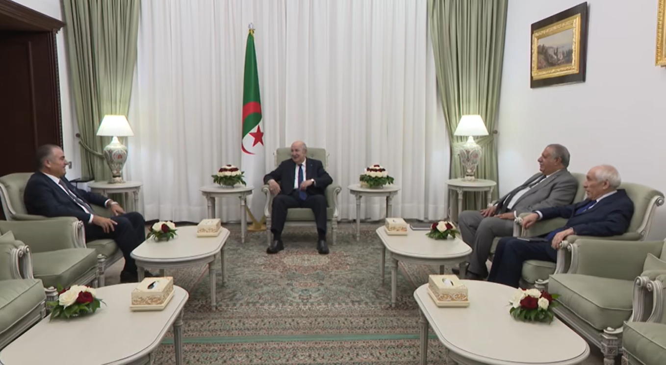 رئيس الجمهورية السيد عبد المجيد تبون  يستقبل سعادة سفير جمهورية لبنان السيد محمد محمود حسن