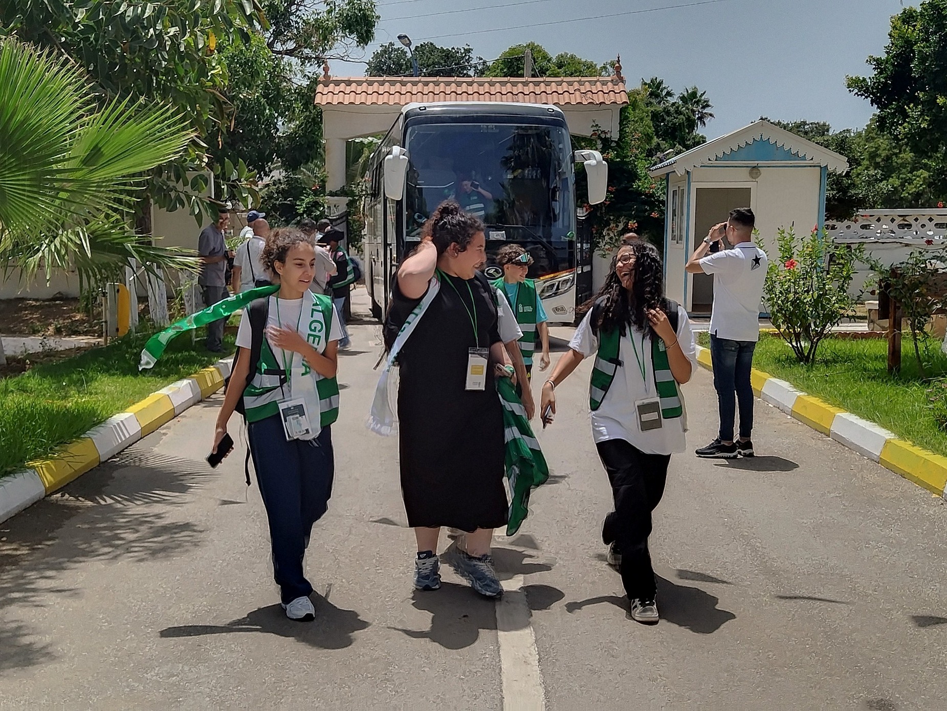 Un premier groupe d’enfants de la communauté nationale établie à l’étranger  accueilli à l'aéroport Ferhat-Abbas de Jijel