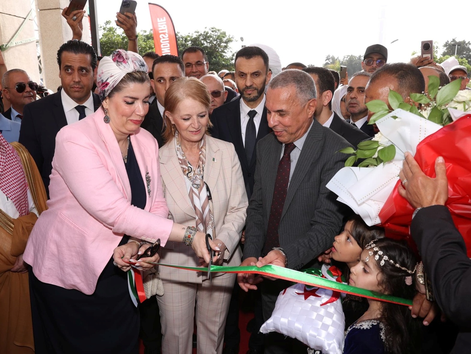 Meddahi préside l'ouverture de la 24e édition du SITEV