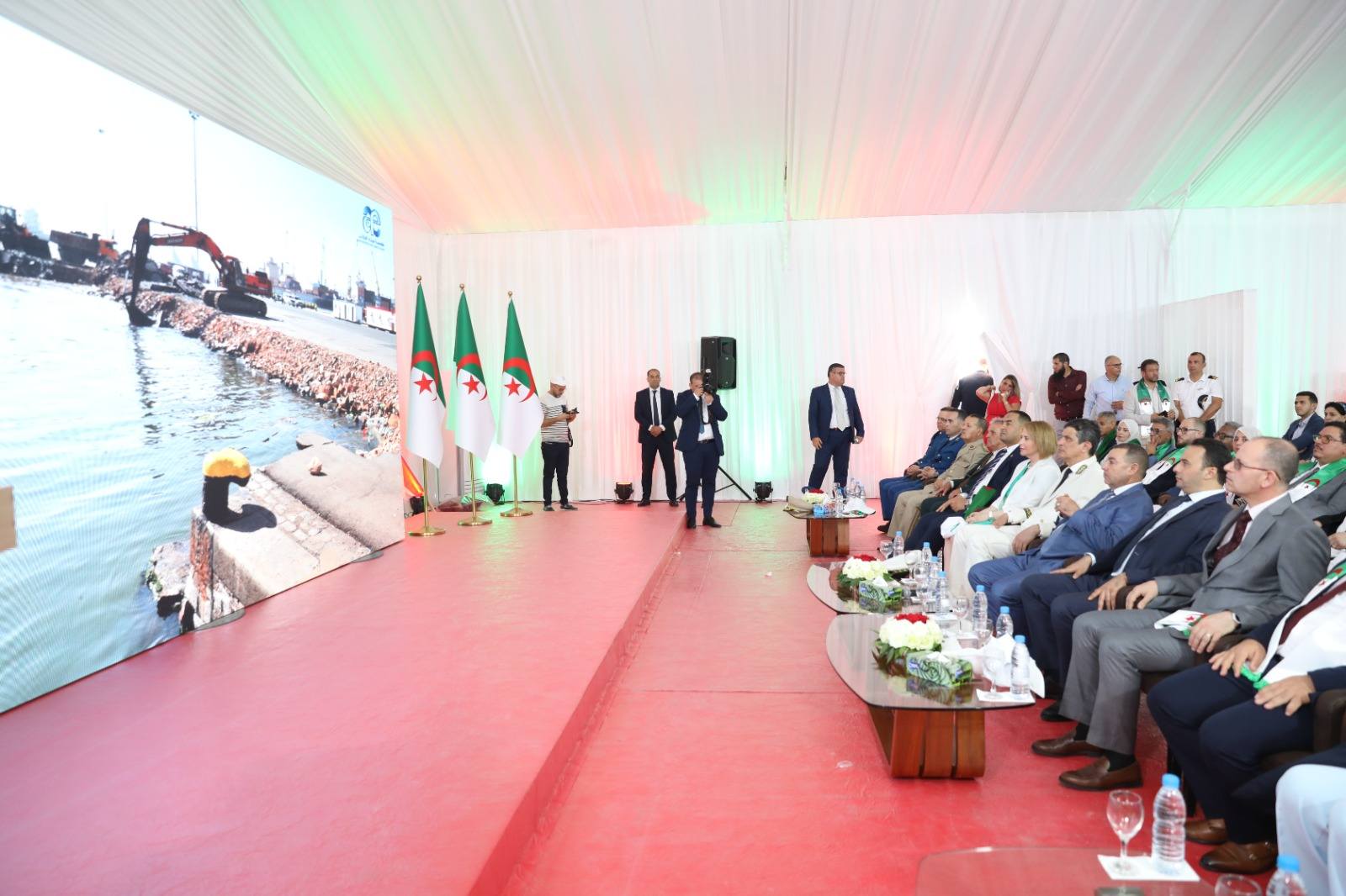 إعادة تشغيل ثلاثة أرصفة لتعزيز قدرات معالجة الحاويات