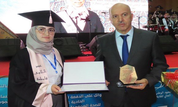 سايحي يشرف على تكريم الطلبة المتفوقين من المعاهد الوطنية للتكوين شبه الطبي