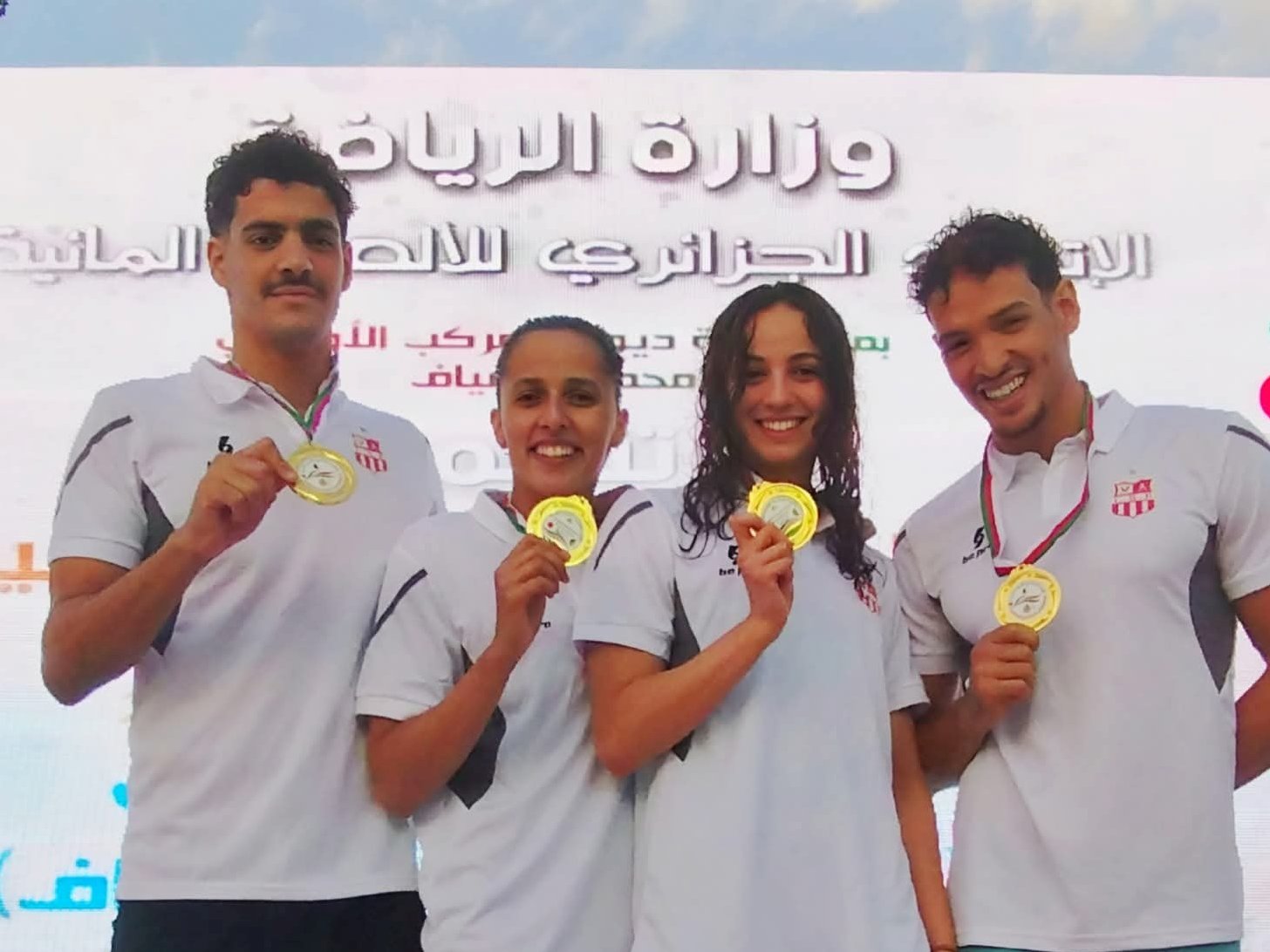 البطولة الوطنية الصيفية للسباحة: شباب بلوزداد ينصب نفسه"بطلا فوق العادة"