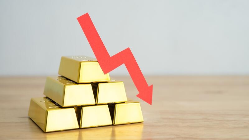 تراجع طفيف لأسعار الذهب مع صعود الدولار 