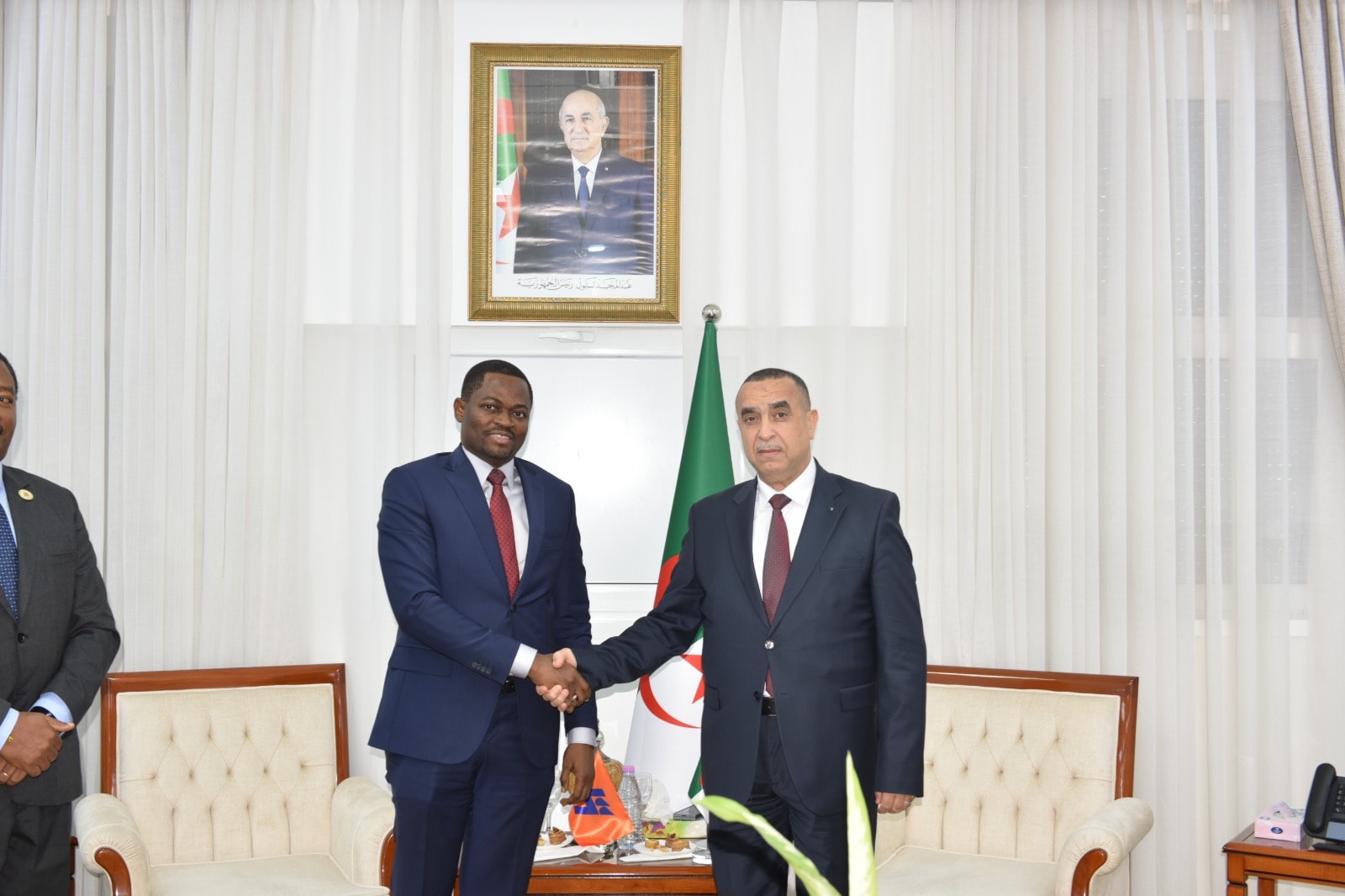 سونلغاز : بحث سبل تعزيز التعاون مع المتعاملين الطاقويين في تنزانيا