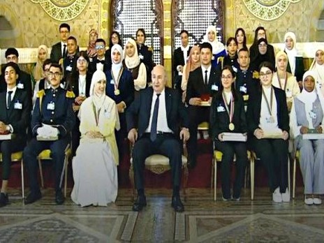 رئيس الجمهورية يشرف على حفل تكريم المتفوقين الأوائل في امتحانات شهادتي  البكالوريا والتعليم المتوسط