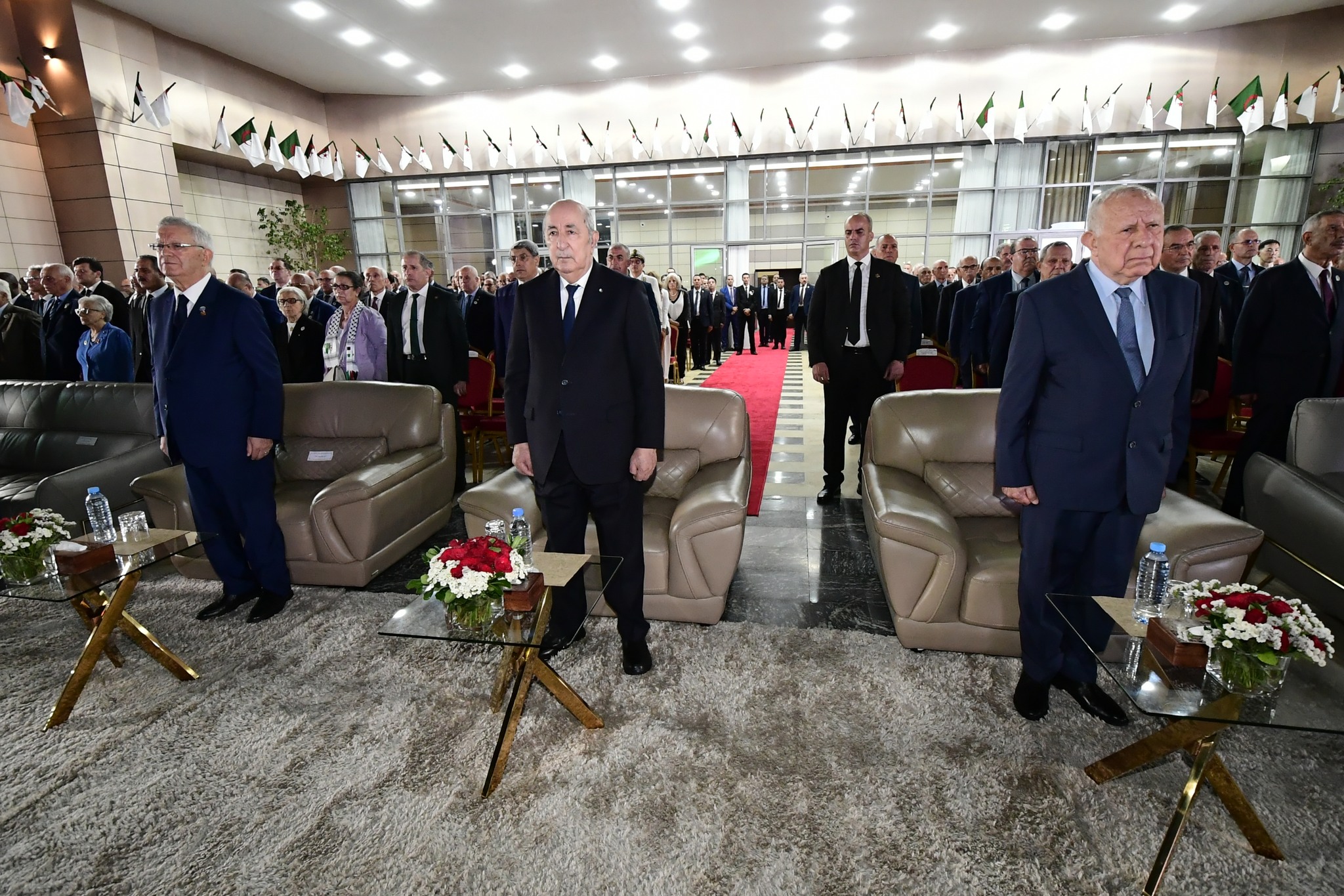 رئيس الجمهورية يتراس حفل استقبال بالنادي الوطني للجيش