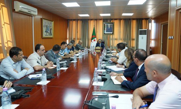 بداري يشرف على إطلاق مشروع صناعة محرك يشتغل بالهيدروجين الأخضر