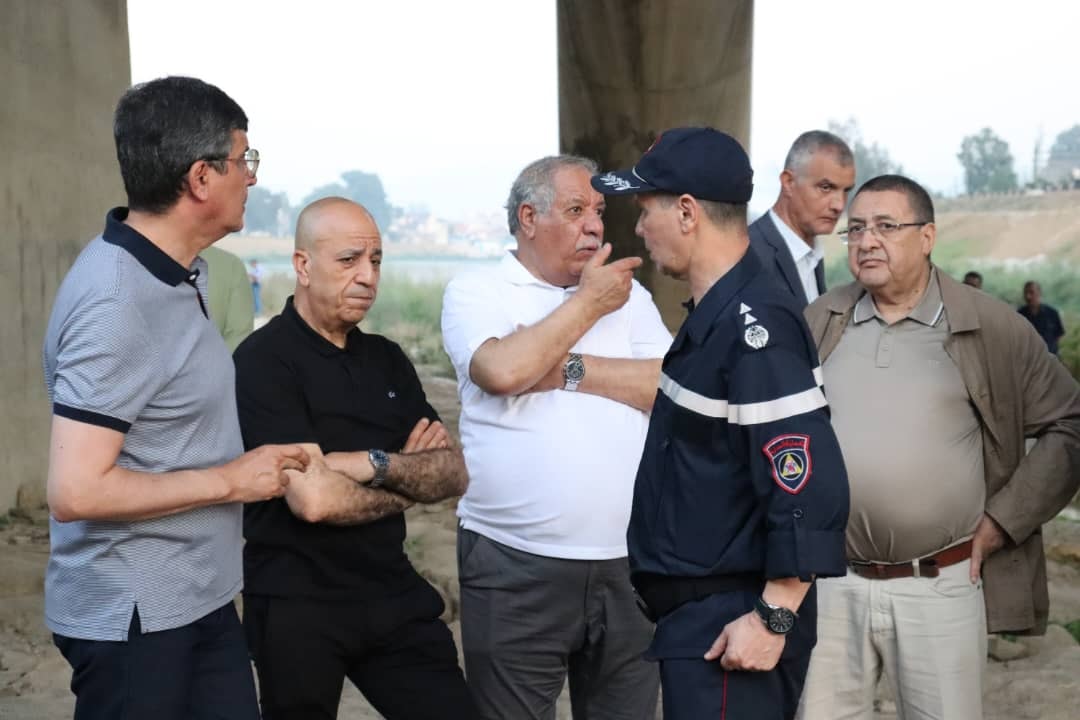 سقوط حافلة بواد الحراش