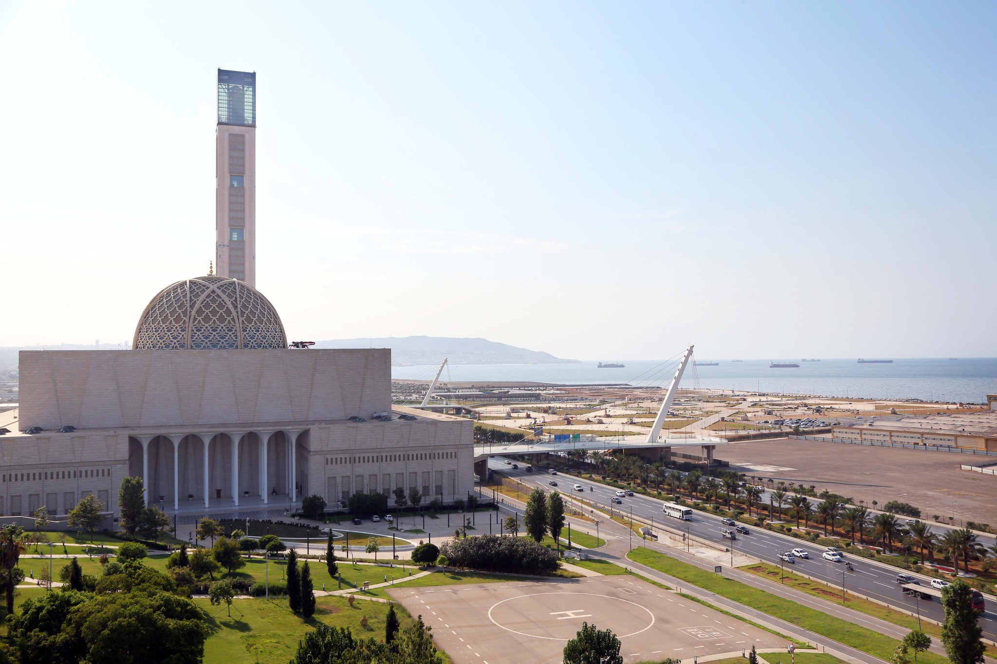 إطلاق خطوط نقل منتظمة بالحافلات نحو جامع الجزائر ابتداء من يوم الجمعة