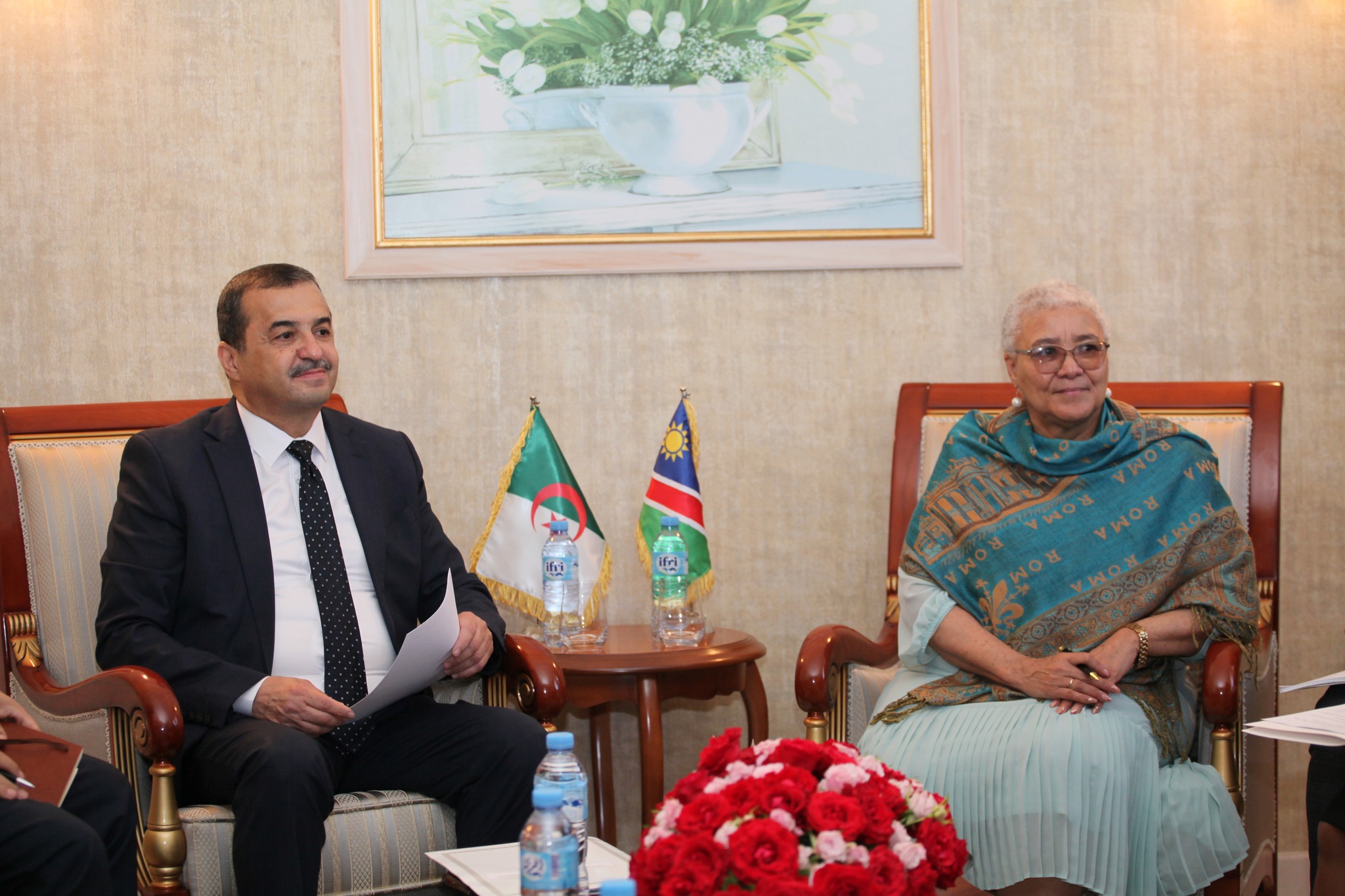 عرقاب يتحادث مع نائبة رئيسة جمهورية ناميبيا حول تعزيز التعاون الثنائي