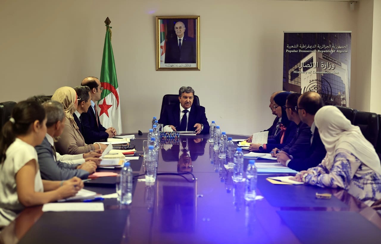 وزير الاتصال يشدد على ضرورة مضاعفة الجهود للارتقاء بأداء القطاع