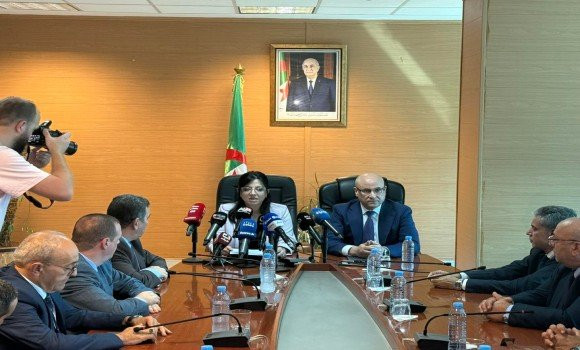 Amel Abdellatif prend ses fonctions