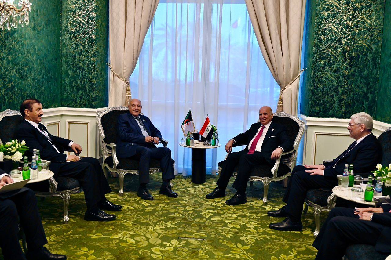 عطاف يجري بالدوحة محادثات ثنائية مع نظيره العراقي