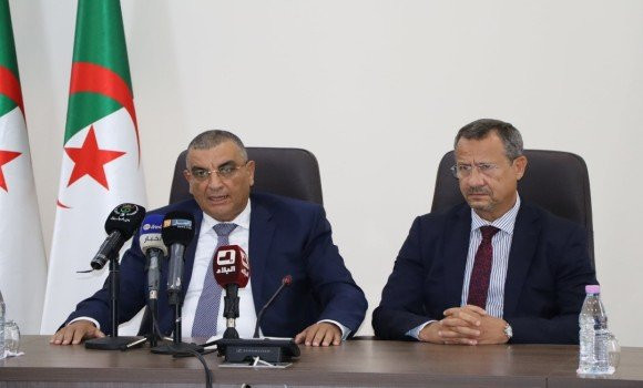 Djellaoui prend ses fonctions de ministre des TP