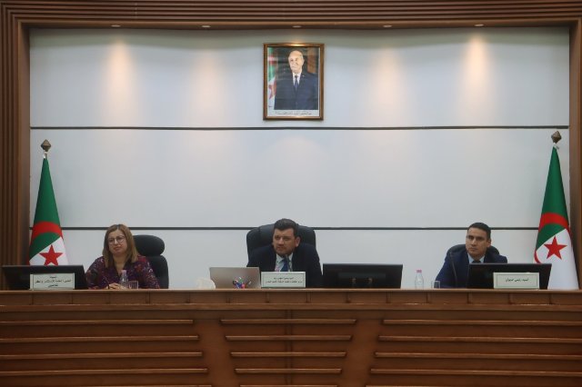 وليد يترأس لقاء وطنيا مع المستفيدين من أراضي في  الولايات الجنوبية