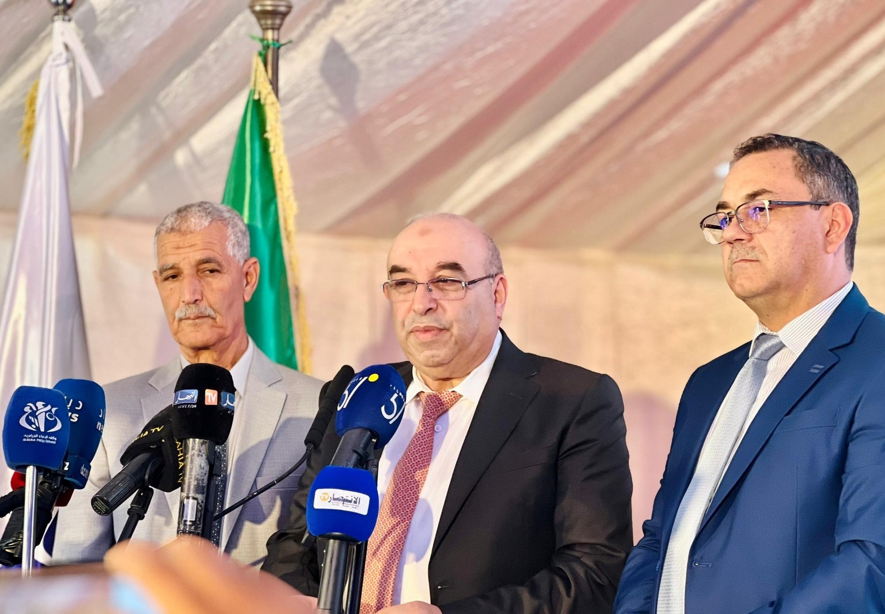 السيد قويدري يؤكد على اعتماد تسهيلات لصالح المتعاملين في مجال الصناعة  الصيدلانية