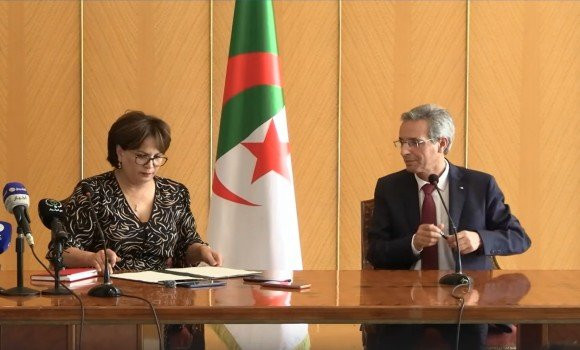 Malika Bendouda prend ses fonctions de ministre