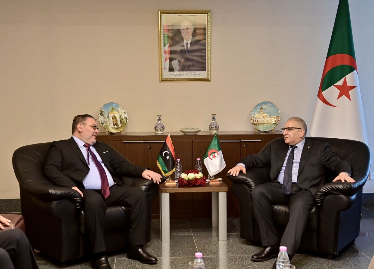 مقرمان يستقبل الأمين العام لمجلس وزراء حكومة الوحدة الوطنية الليبية