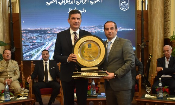 Le ministre, wali de la wilaya d'Alger, Mohamed Abdenour Rabehi