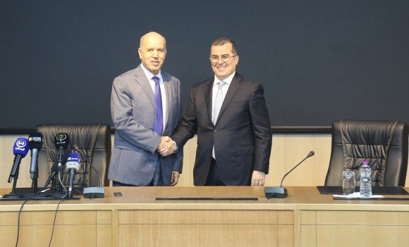 سايحي يستلم مهامه كوزير للعمل والتشغيل والضمان الاجتماعي