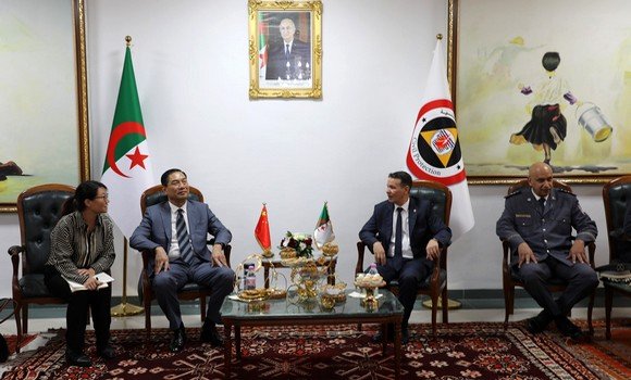 وفد من وزارة تسيير الطوارئ لجمهورية الصين الشعبية في زيارة للجزائر