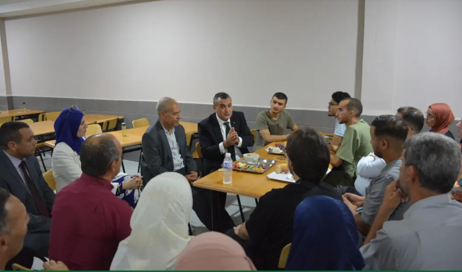 وزير البريد