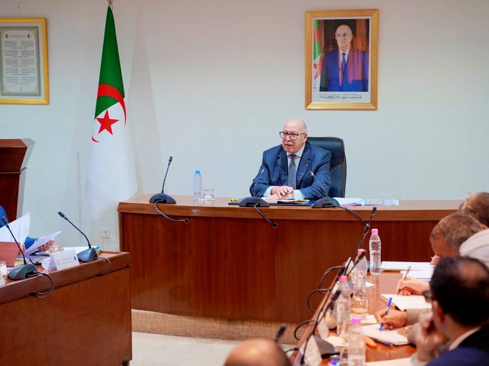 السيد بشير يترأس اجتماعا حول مشاريع مجمع الصناعات الميكانيكية