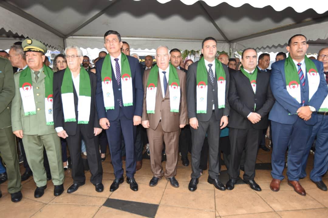          مجازر 17 أكتوبر 1961: وزير المجاهدين يشرف على مراسم رفع العلم الوطني بالجزائر العاصمة 