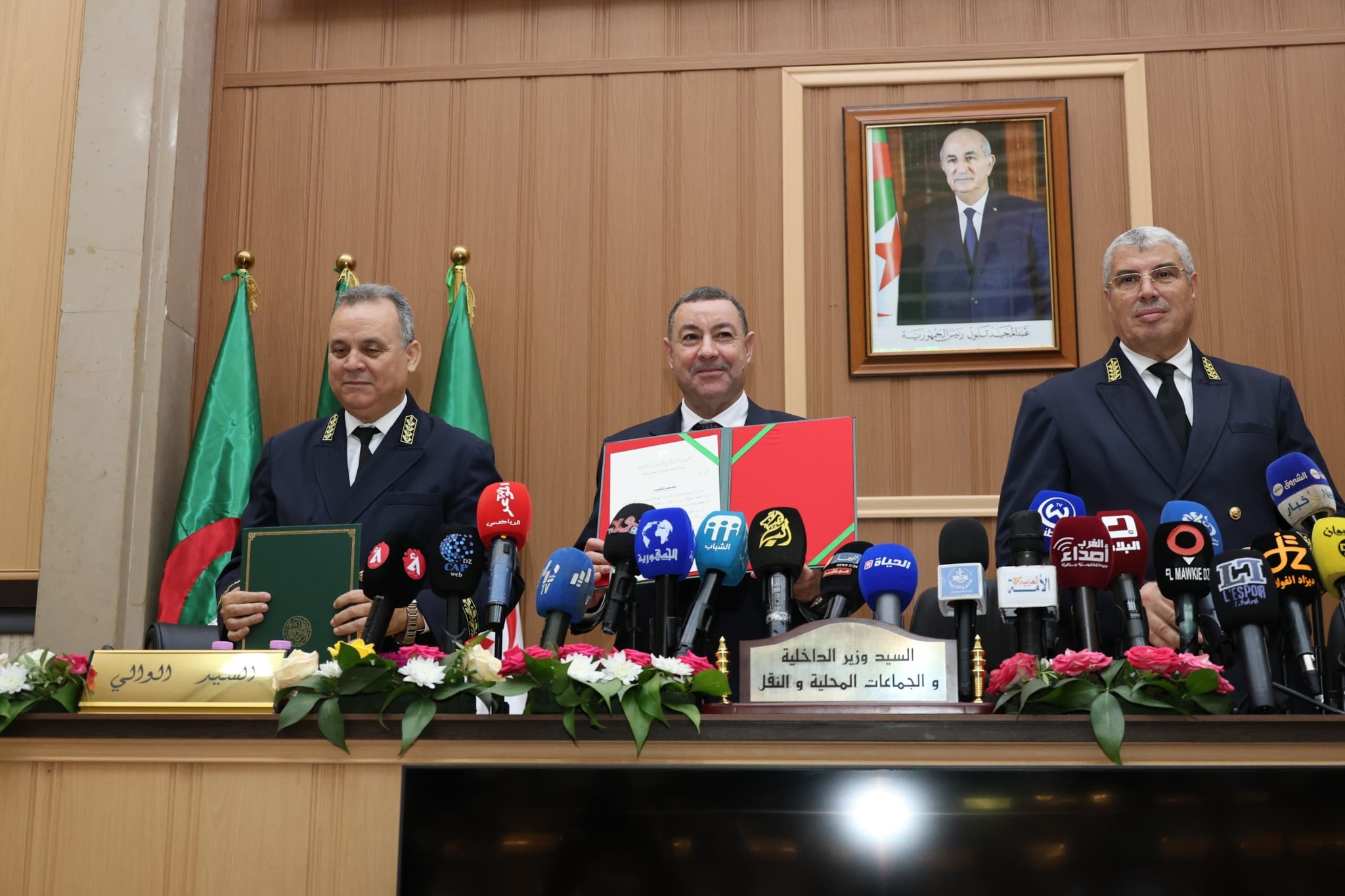 سعيود يشرف على تنصيب الوالي الجديد لوهران