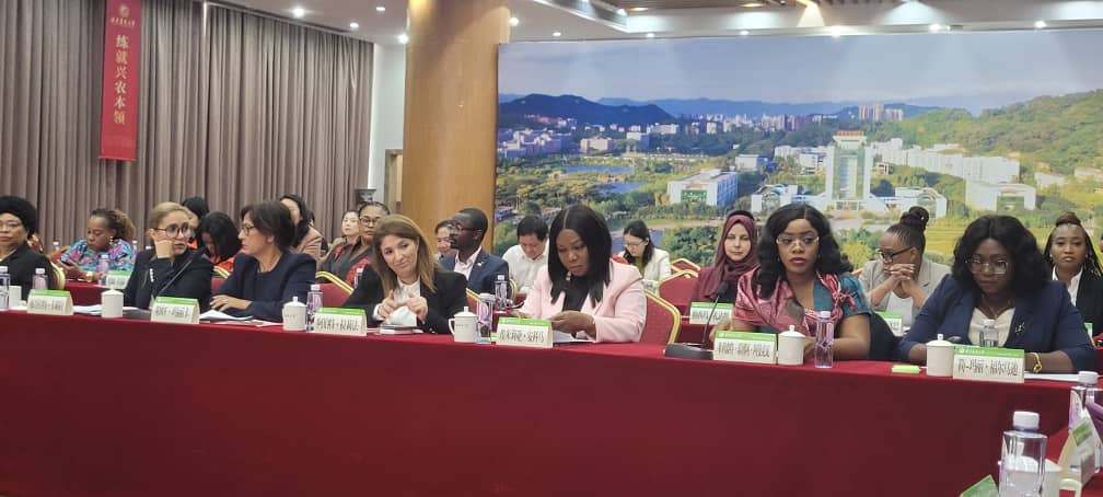 ندوة البرلمانيات الافريقيات ببكين : تأكيد حرص البرلمان الجزائري على تعزيز كل أشكال التعاون مع دول الفضاء الإفريقي ندوة البرلمانيات الافريقيات ببكين : تأكيد حرص البرلمان الجزائري على تعزيز كل أشكال التعاون مع دول الفضاء الإفريقي